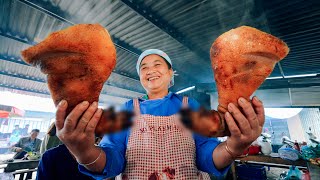 MUSTTRY DISHES at Si Ma Cai Market  My Favorite Northwest Vietnam Market Foods  SAPA TV [upl. by Arlen858]