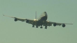 747400 GoAround at JFK due to runway incursion [upl. by Lucina572]