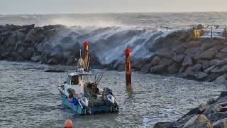 20231231 Ventnor waves 12 harbour [upl. by Ecirbaf]