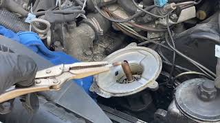 Replacing distributor cap and rotor  stuck screws W126 SD 480p [upl. by Eamanna]