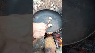 Fogo com PEDERNEIRA e comida de ACAMPAMENTO [upl. by Laehcim]