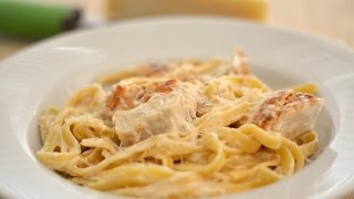 FETTUCCINE ALFREDO CON POLLO  Cómo Hacer Una Salsa Alfredo  SyS [upl. by Gnilhsa156]