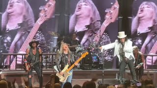 Alice Cooper w Suzi Quatro “School’s Out” live  Pine Knob Clarkston MI August 2024 [upl. by Anav]