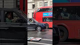 London Black Cab Drivers Traffic Jam Meltdown [upl. by Ratcliff]