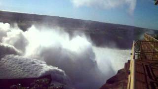 impresionante apertura de compuertas represa de itaipu [upl. by Ledah]