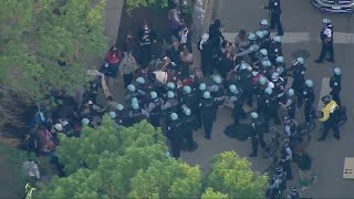 Chicago police clears antiwar ProPalestine encampment [upl. by Felipa479]