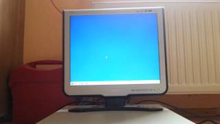 Windows 2000 Professional on a AMD 80486 DX2 66MHz [upl. by Eetsirk]