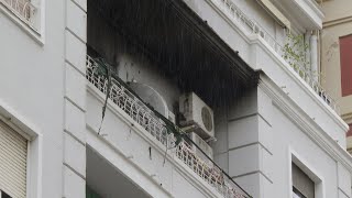 Un fallecido y dos mujeres hospitalizadas tras un incendio en Valencia [upl. by Ieppet824]