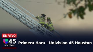 Continúan trabajando en voraz incendio en bodega de muebles [upl. by Rennold]