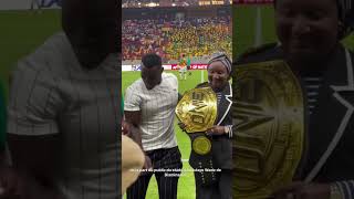 Reug Reug présente sa ceinture au stade Adboulaye Wade [upl. by Bever]