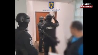 Bianca Drăgușanu săltată de Poliție [upl. by Ennylcaj]