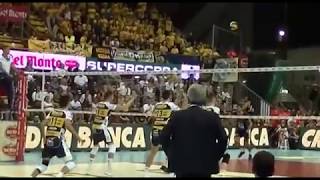 SpecialVolley  Simone Giannelli pallonetto allindietro a due mani [upl. by Tartaglia625]