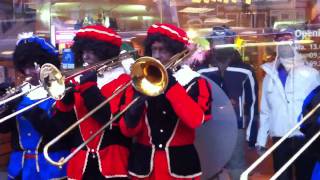 Dé Pietenband  Leiden 2010  de zak van Sinterklaas [upl. by Norwood]