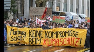 3000 Schüler demonstrieren in Marburg fridaysforfuture klimastreik [upl. by Roybn]