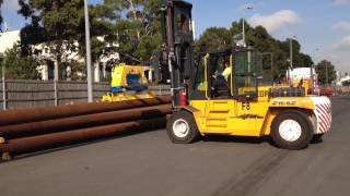 Vacuworx MC 5 Handling Steel Pipe on Docks in Melbourne [upl. by Aihselat382]