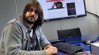 Melendi quotLlevo dos años sin móvilquot [upl. by Annaitsirk]