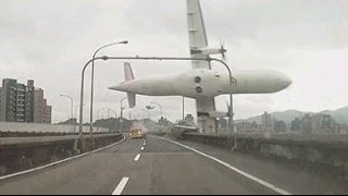 ATR72 Turboprop B22816 plane crashing in Taiwan with flightradar24 Data [upl. by Matthus356]