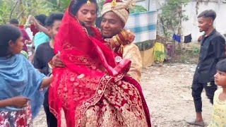 বর কন্যাকে নিয়ে গেল কোলে করে  Bor karne niya ghel kole kore  Bangla college bibah  Bnpo [upl. by Ibbor]