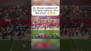 DJ Moore walked off the field halfway thru the play 😳😳😳chicagobears calebwilliams djmoore [upl. by Bert]