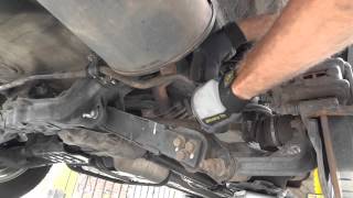 2002 Honda CRV Pass rear sway link how to [upl. by Warton]