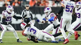 Buffalo Bills player Damar Hamlin collapses on field during Monday Night Football game [upl. by Crowns]