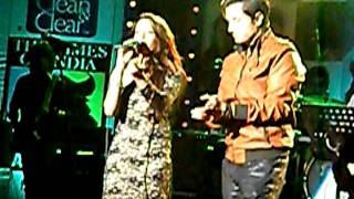 Ali Zafar amp Shweta Pandit singing quotMADHUBALAquot Live [upl. by Jayne]