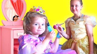 Ruby amp Bonnie PRINCESS Dresses and MAKEUP Routine Pretend Play [upl. by Conlin]