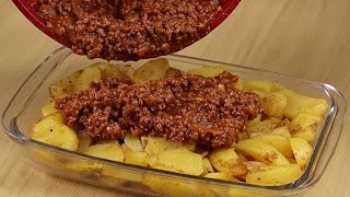 Just pour the beef mince over the potatoes Easy and delicious recipe [upl. by Dianemarie752]