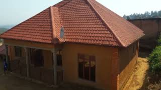 inzu igurishwa kicukiro nyanza iri mukibanza gifite900sqm igurishwa macye 80M ntigucike0781810992 [upl. by Tnecillim]