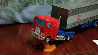 SS86 Commander Class Optimus Prime Review [upl. by Eriam548]