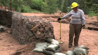 How to Build a Sandbag Wall [upl. by Teteak]