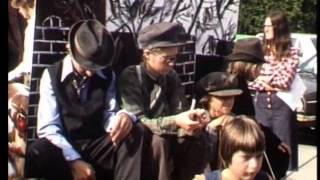 Dorpsfeesten Woudsend Optocht 1976 [upl. by Losse]