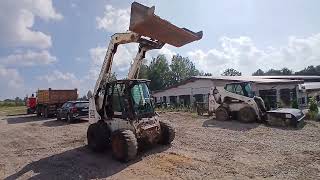 Bobcat S220 [upl. by Inalel]