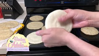 Haciendo tortillas de maiz hechas a mano [upl. by Lehcnom537]