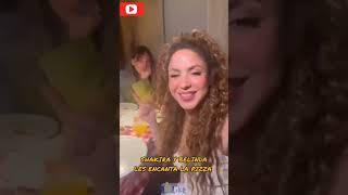 SHAKIRA Y BELINDA LES ENCANTA LA PIZZA shakira shakirafan belinda belifans [upl. by Venetia]