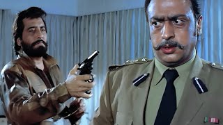 Dosti Ke Naam Pe Kalank Hain Tu  Vinod Khanna Jabardast Scene  Gulshan Grover  Muqadama [upl. by Adnolohs]