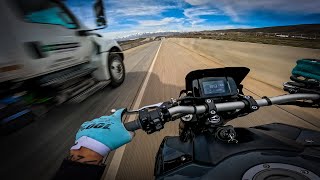 YAMAHA MT09 VS HIGHWAY [upl. by Linnet580]