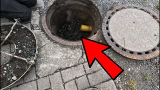 Simple quick drainage manhole cleaning [upl. by Estell]