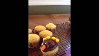 How To Make Thanksgiving Turkey Cupcakes [upl. by Agosto]