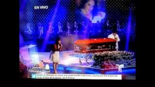 Jenni Rivera Funeral Service Jackie le canta a su madre quotTu Estas Aquiquot [upl. by Ahsinan]