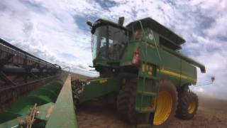 John Deere STS9750 colhendo soja em Mato Grosso [upl. by Aytac]