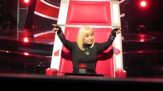 RAFFAELLA CARRA quotMa che musica maestroquot live 2013 [upl. by Marba]