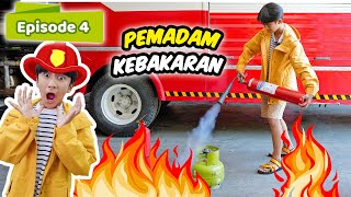 ZIYAN JADI PEMADAM KEBAKARAN  Belajar Bermain Seru Eps 4 [upl. by Lugar]