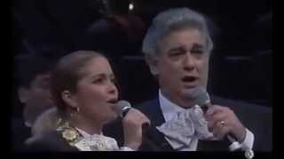 LUCERO Y PLÁCIDO DOMINGO CANTAN UN quotPOPURRI DE ÉXITOSquot CON EL MARIACHI GAMA MIL [upl. by Derfla]