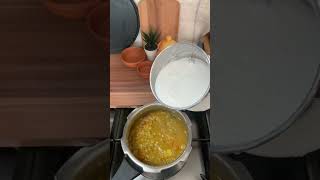 Green peas kuruma എല്ലാത്തിനും നല്ല കോമ്പിനേഷൻ ആണ് shortvideobreakfastrecipe greenpeasrecipe [upl. by Nodnnarb]