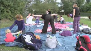 La découverte de Nathalie  bébé yoga [upl. by Isej]