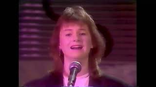 Clive Gregson and Christine Collister  NIGHT NETWORK  ITV 2 songs [upl. by Oaoj]