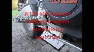 KTM 690 Fußbremshebel ausbauen tauschen Fussbremshebel [upl. by Lorrimer]