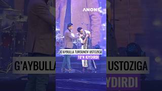 Xonanda G’aybulla Tursunov konsertida ustoziga minnatdorlik sifatida to’n kiydirdi anons [upl. by Odrude140]