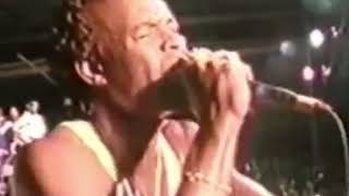 KAFU BANTON  DE QUE HABLAS  DA CREW  en vivo [upl. by Ihsir]